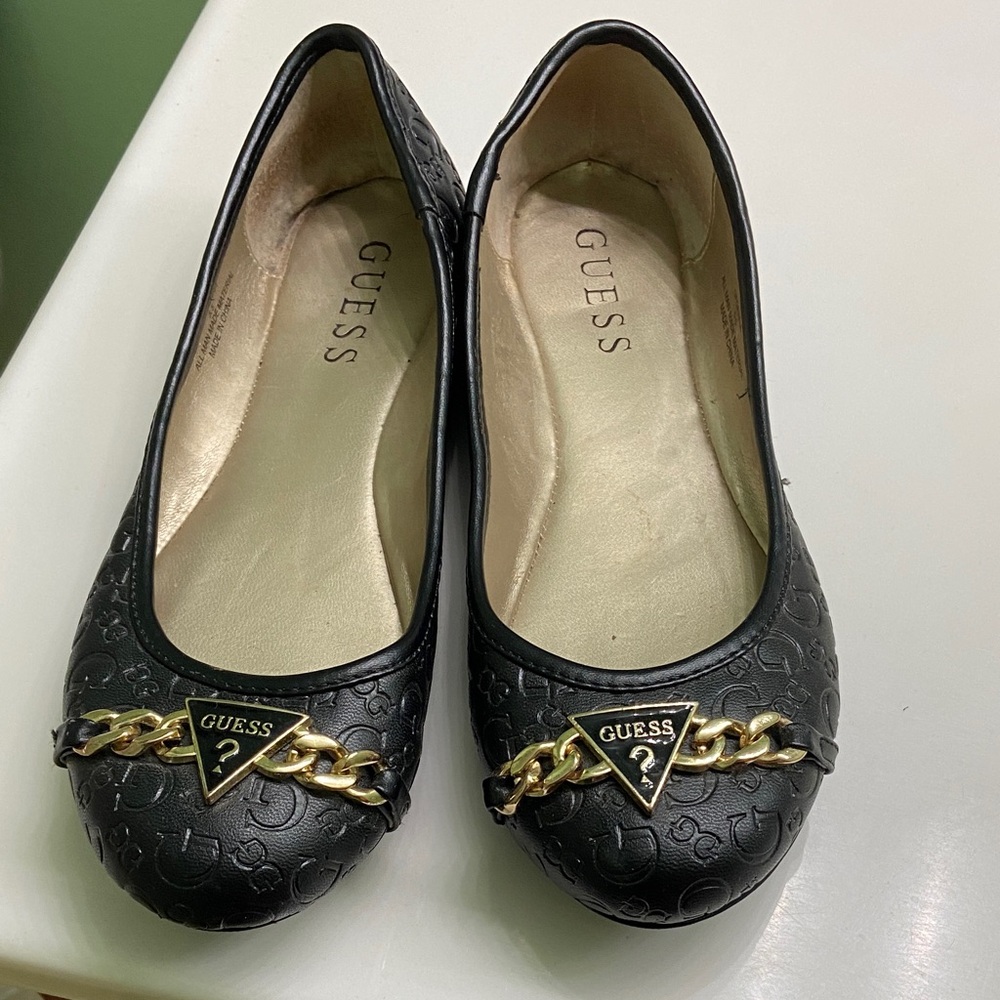 GUESS Black Quilted Logo Ballet Flats with Gold Chain Emblem